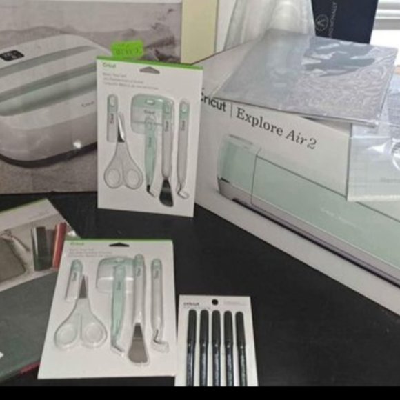 Cricut - Picture 4 of 4